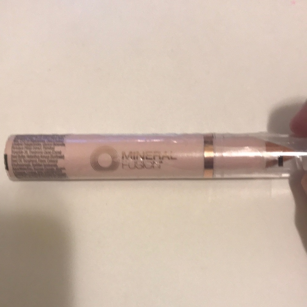 Mineral Fusion Sheer Moisture Lip Tint - Empowered